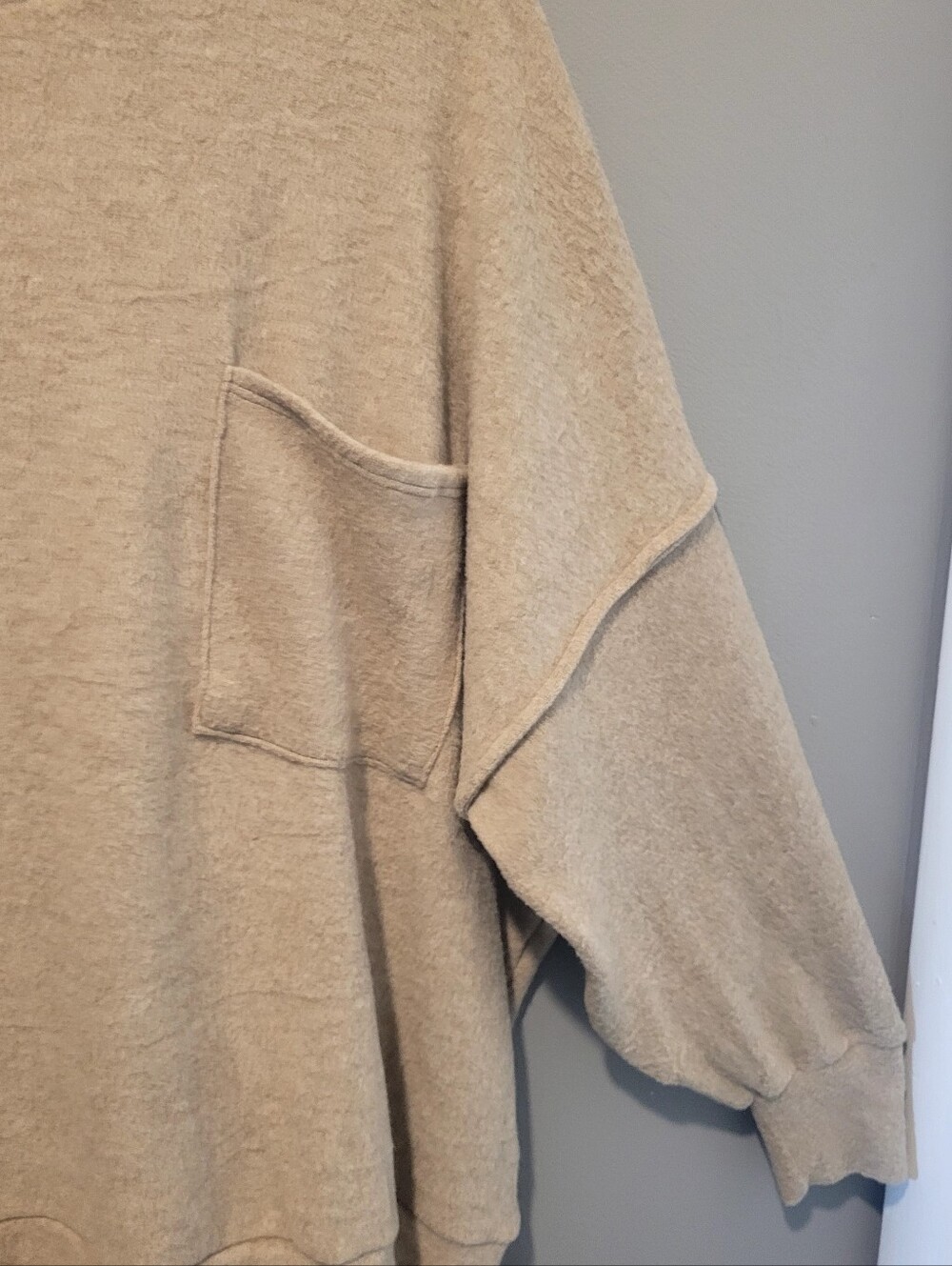 Zenana Boho Fall Beige Oversized Pocket Sweater Sz Small - Picture 5 of 7